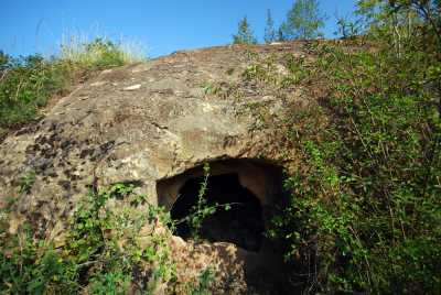 çamaş hisarbey kaya mezarı